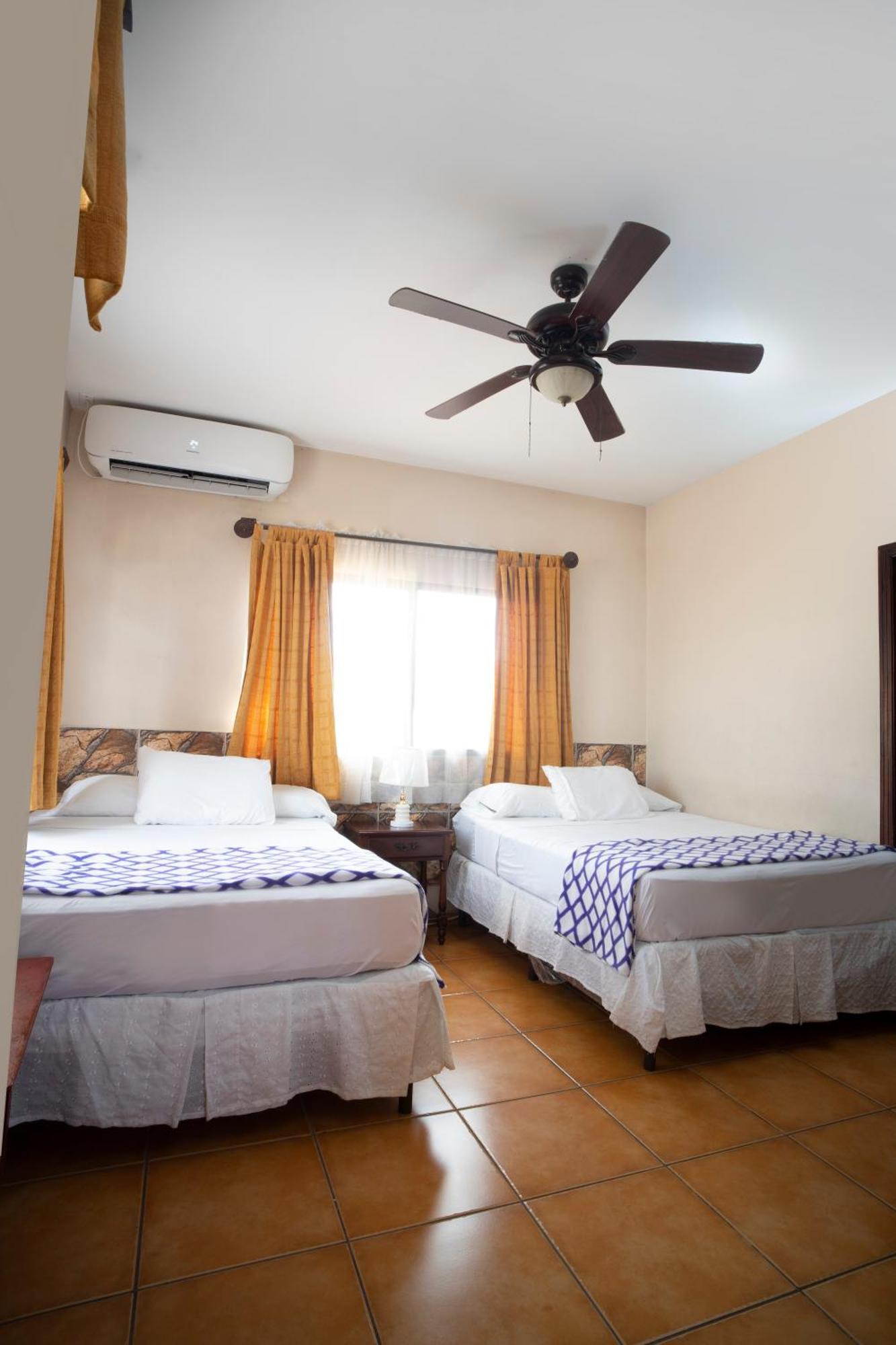 סן פדרו סולה Apart Hotel La Trejo מראה חיצוני תמונה